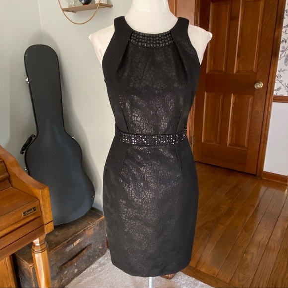 Carmen Marc Valvo Collection shimmer little black dress beaded neckline size 4 - Picture 8 of 10